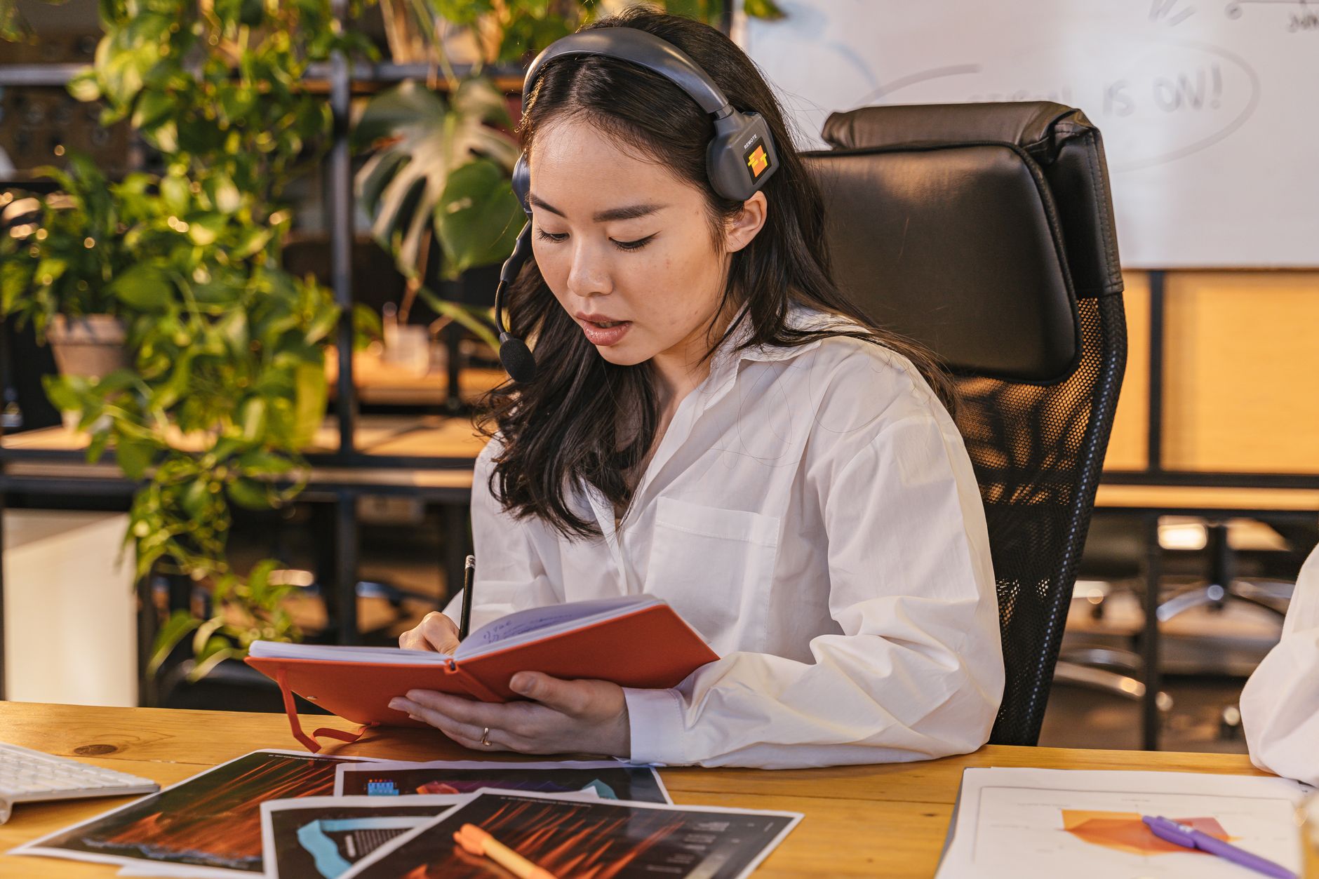 headphones listening analysis desk (Photo: Adventure Studio / Pexels)