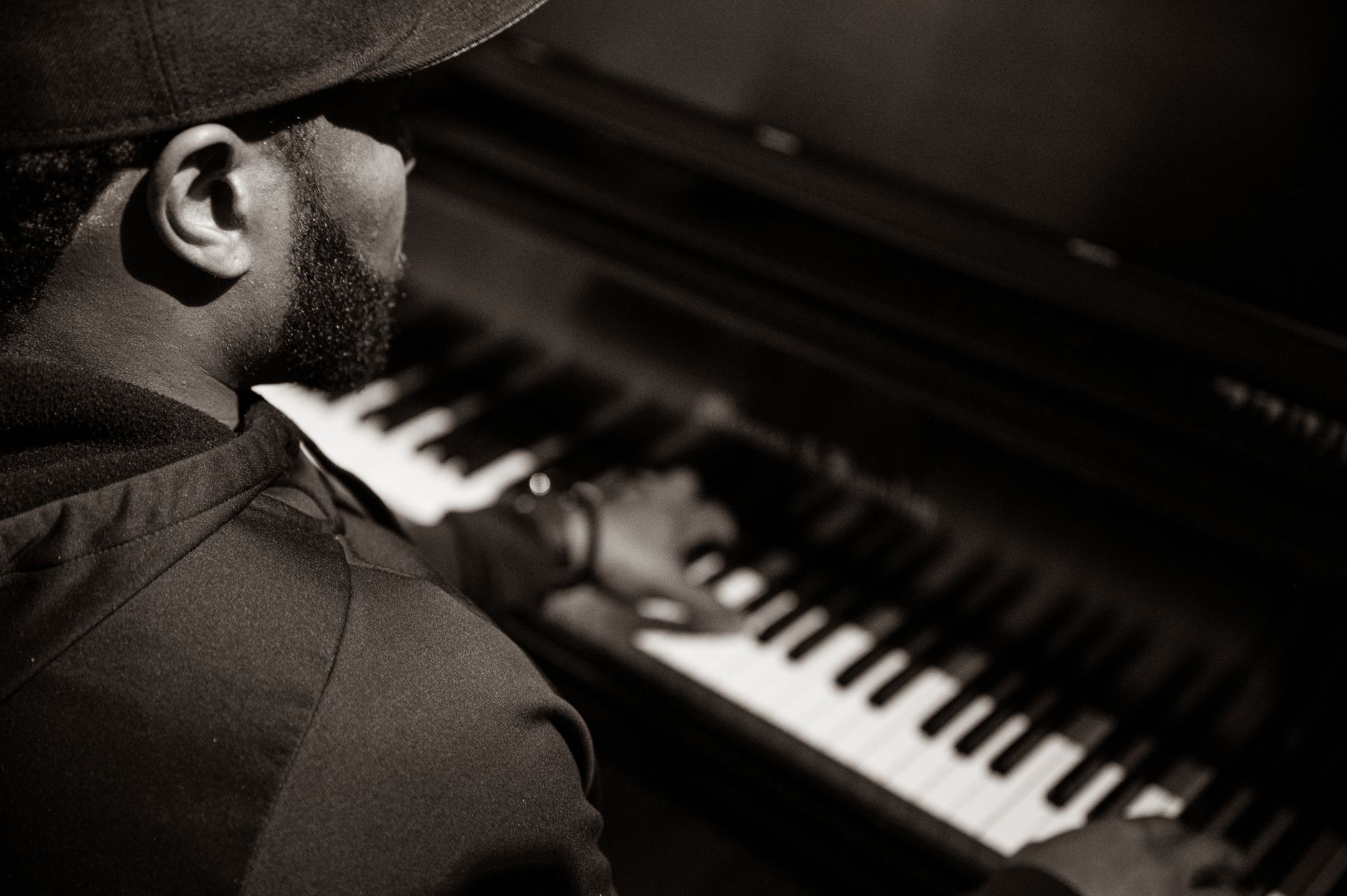 jazz pianist playing (Photo: Brett Sayles / Pexels)
