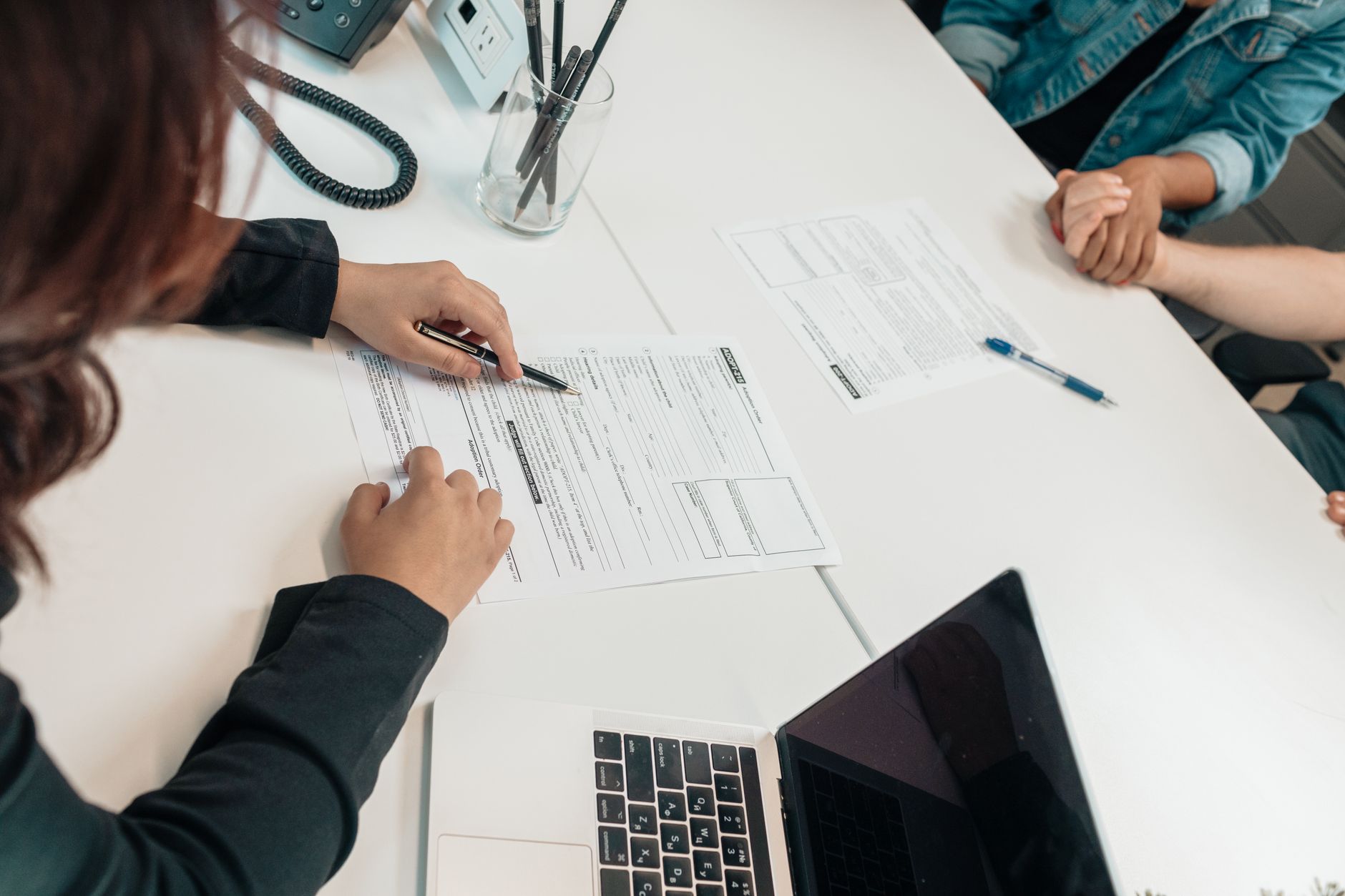 laptop application form desk (Photo: Kindel Media / Pexels)