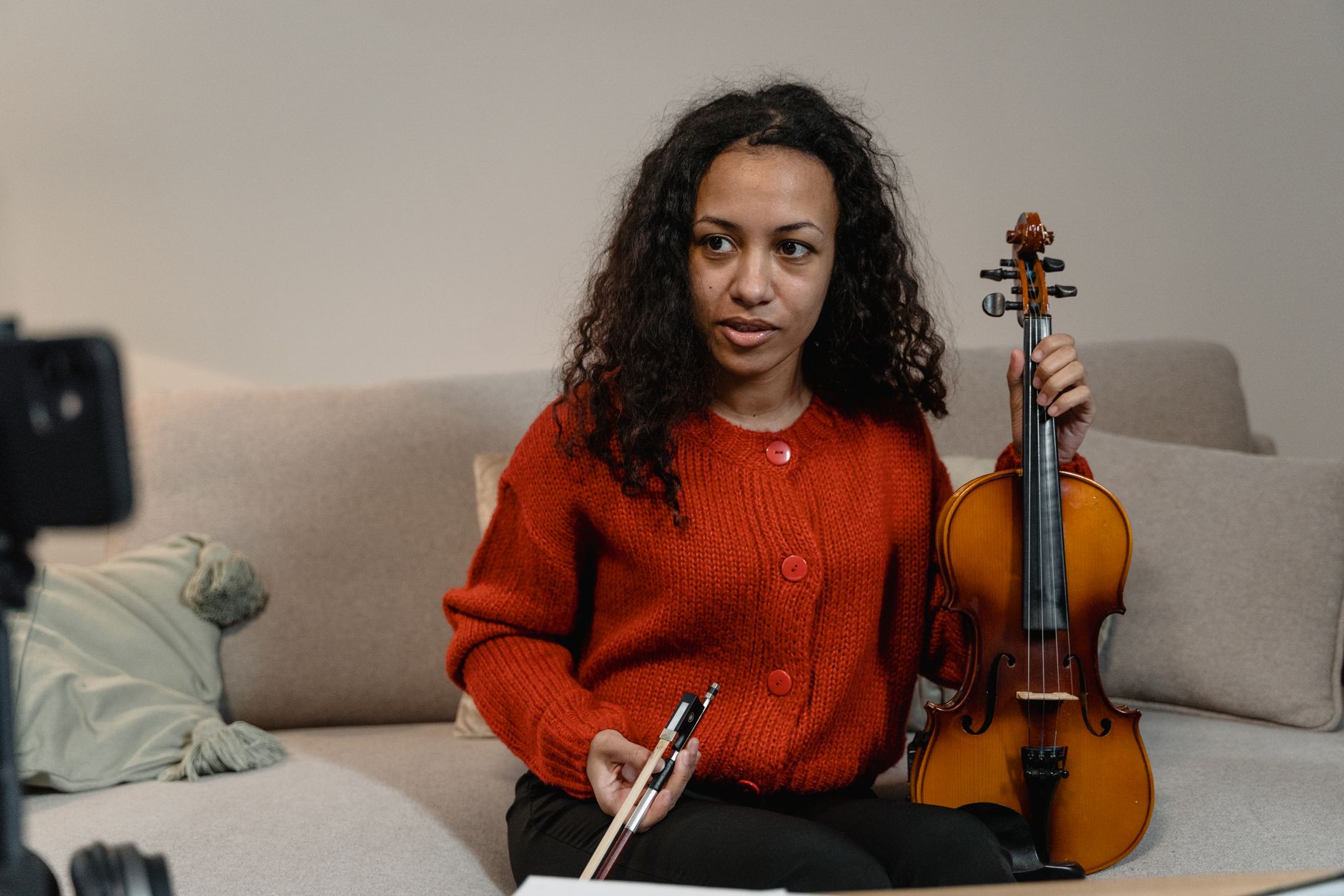 live streaming musician home (Photo: Tima Miroshnichenko / Pexels)