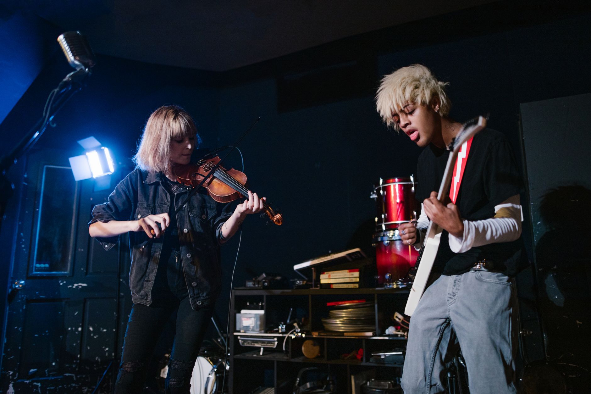band full rehearsal stage (Photo: RDNE Stock project / Pexels)