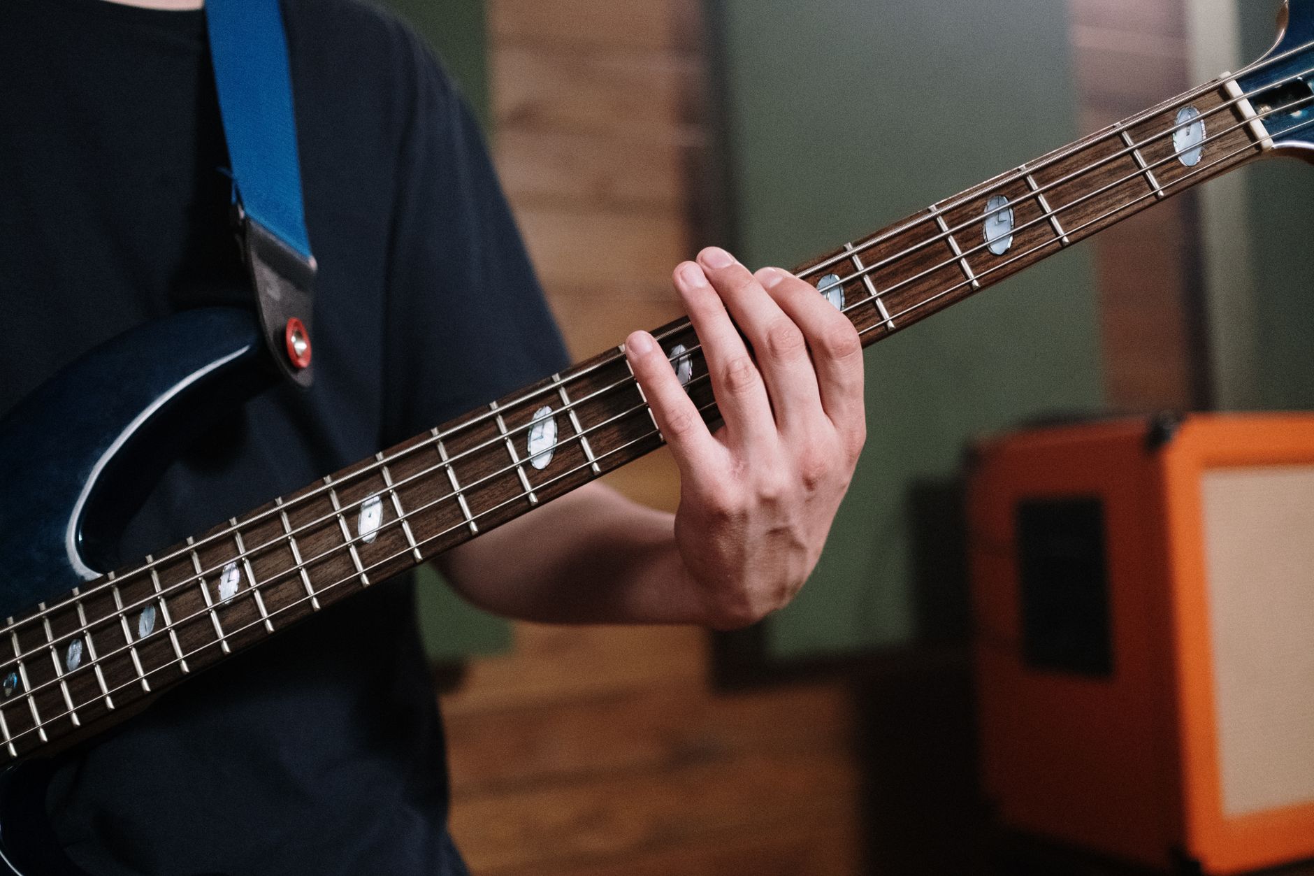 guitarist practicing studio (Photo: cottonbro studio / Pexels)