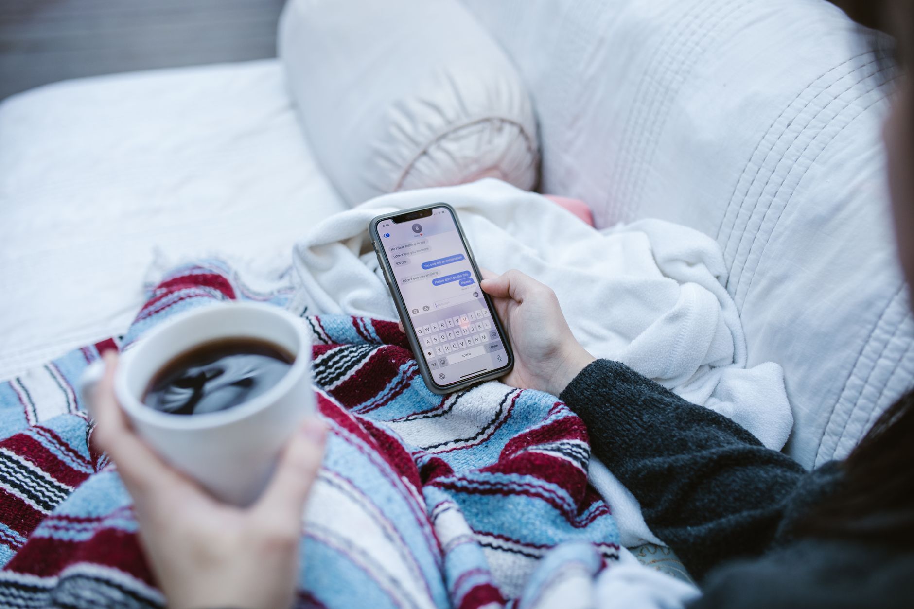 chat messages phone hands (Photo: RDNE Stock project / Pexels)