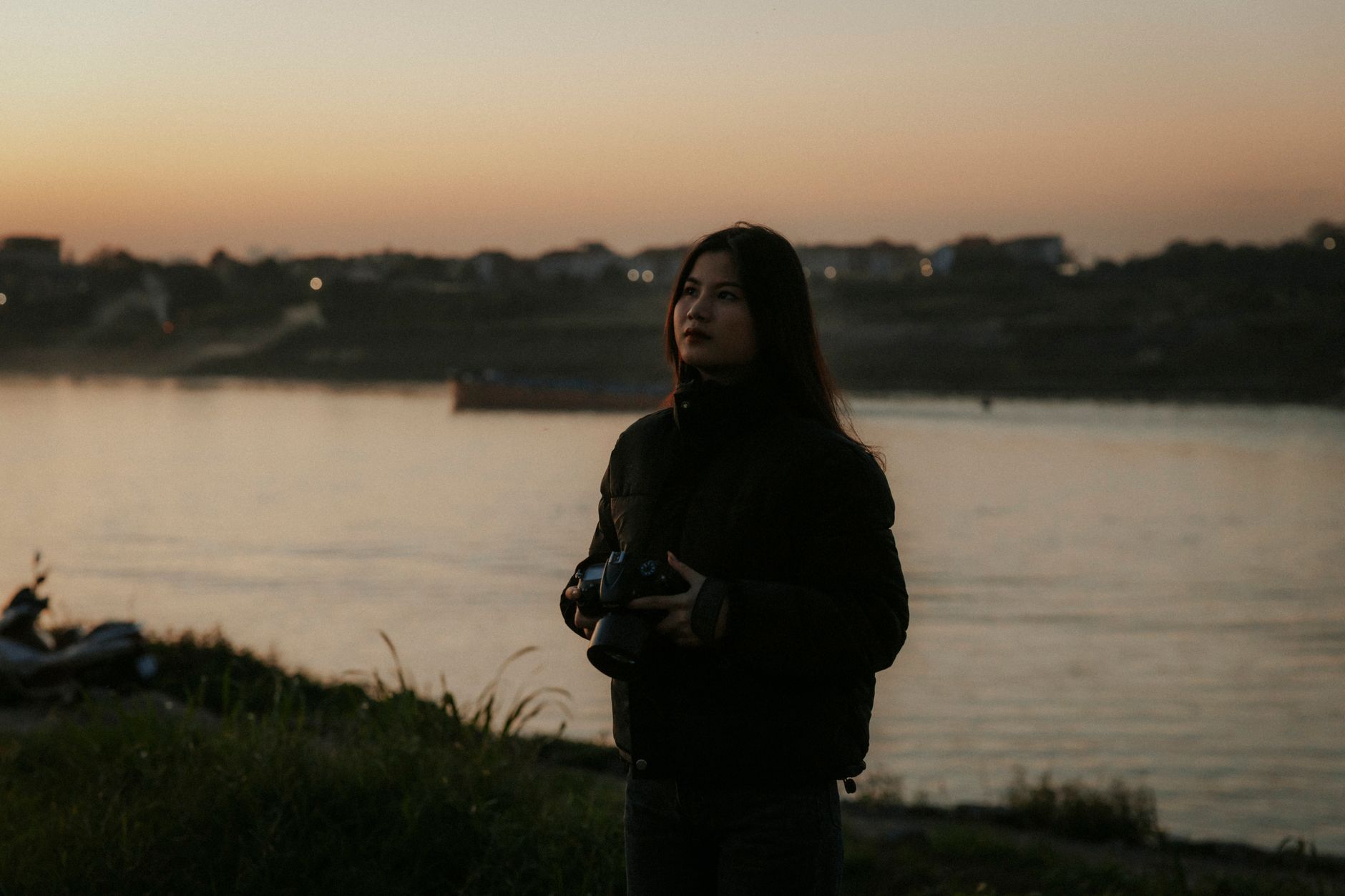portrait photographer golden hour (Photo: HONG SON / Pexels)