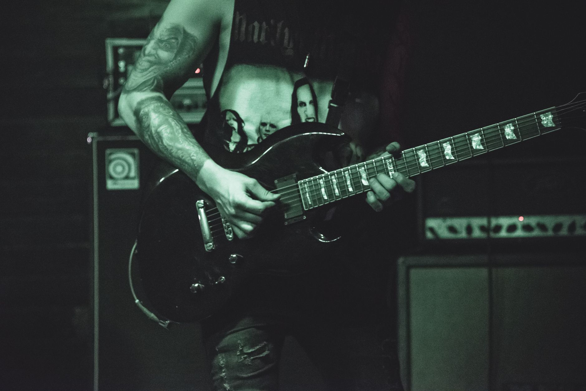 amplifier stack cabinet stage (Photo: Connor Scott McManus / Pexels)