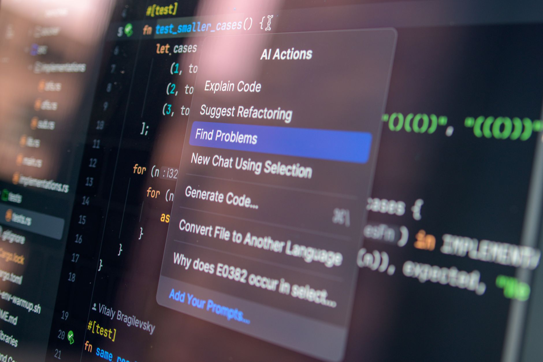 laptop screen comparing options (Photo: Daniil Komov / Pexels)