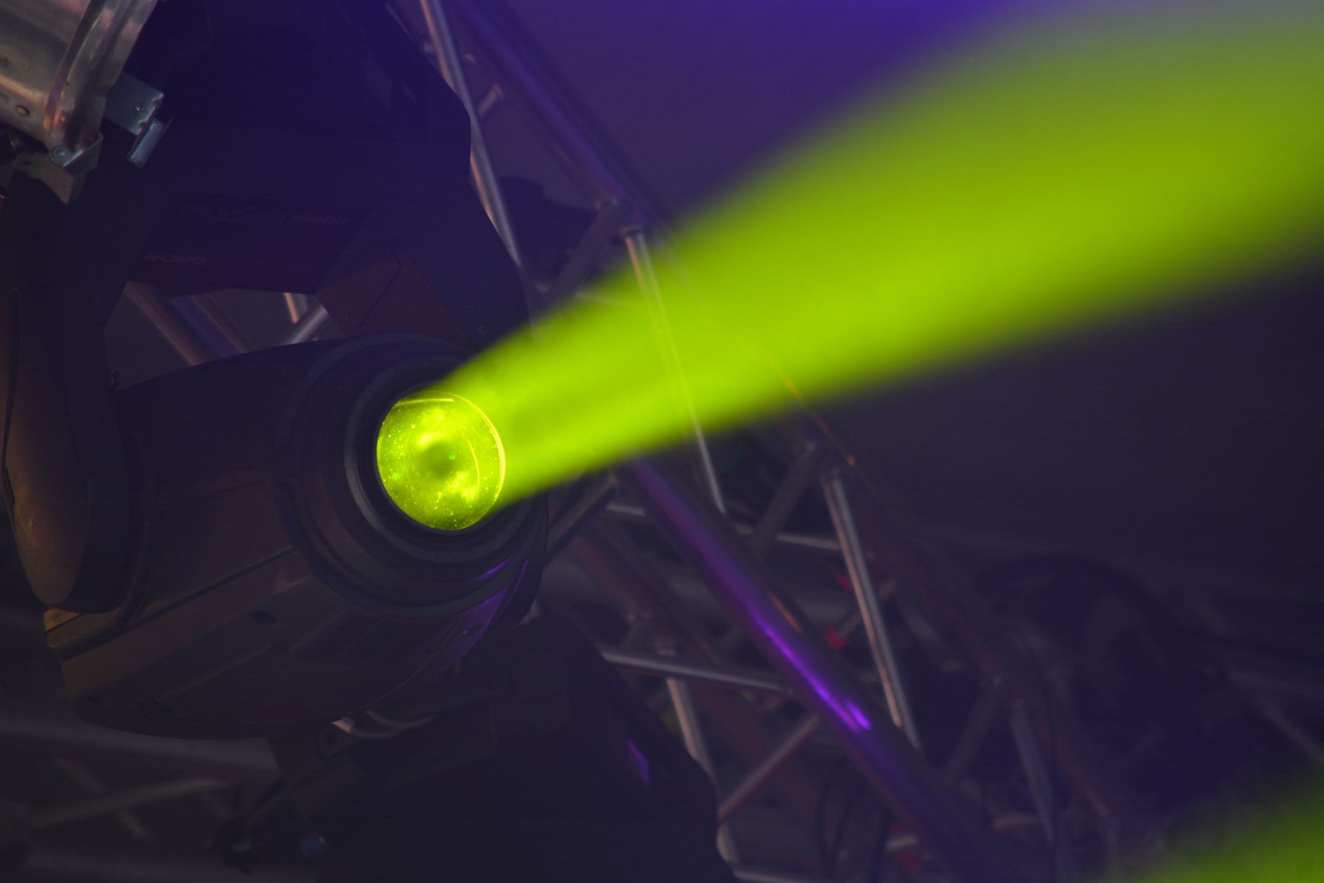 empty stage bright spotlight (Photo: Pixabay / Pexels)