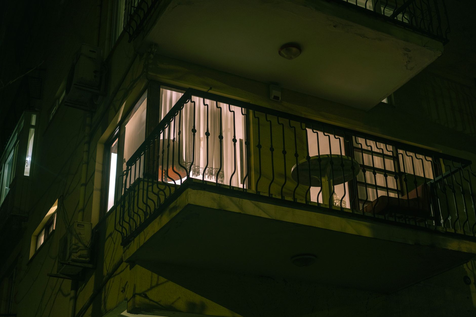 quiet room apartment window (Photo: Yusuf Çelik / Pexels)