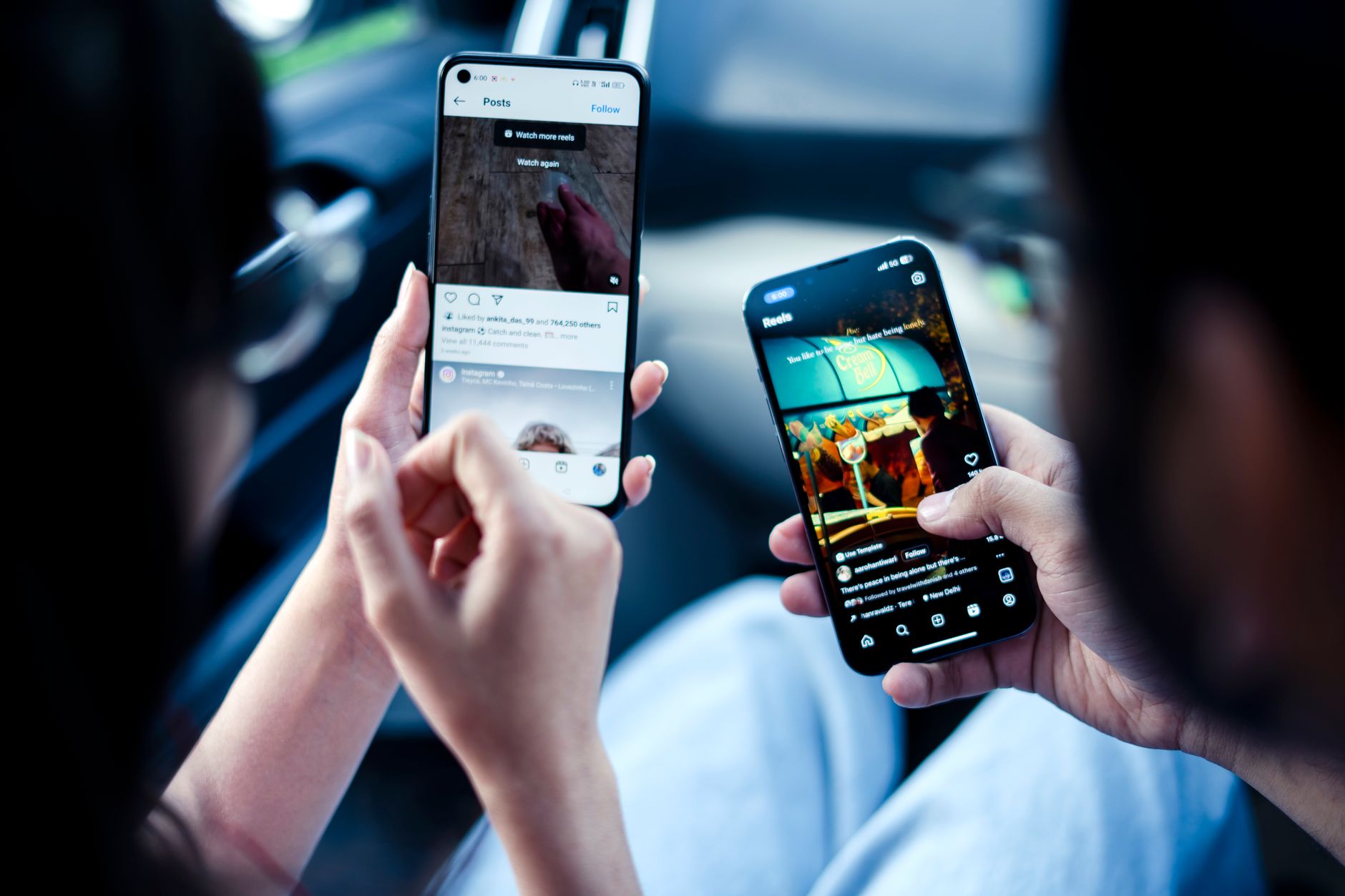 musician phone posting daily (Photo: Viralyft / Pexels)