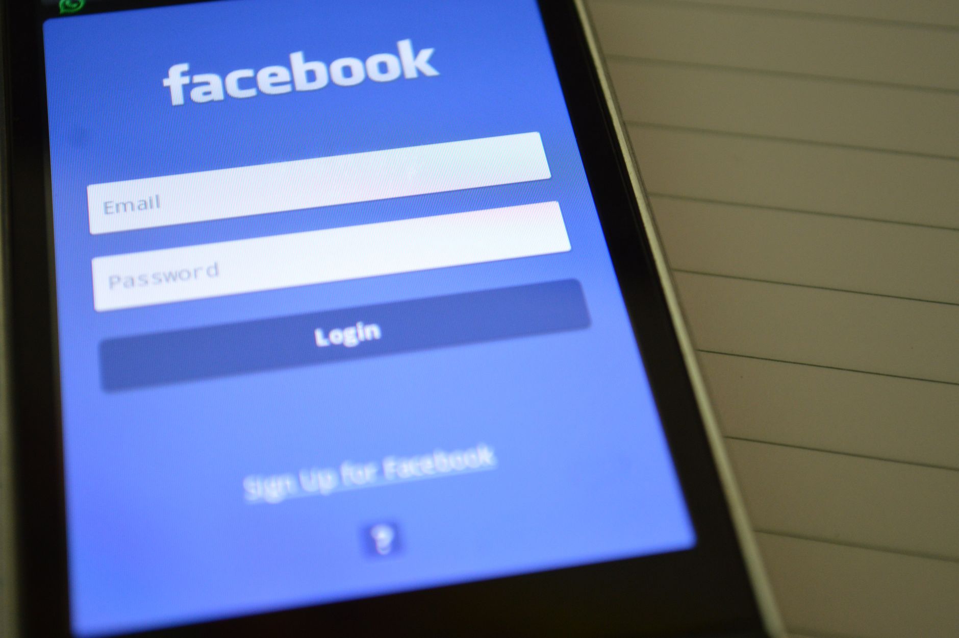 phone setup account screen (Photo: Pixabay / Pexels)