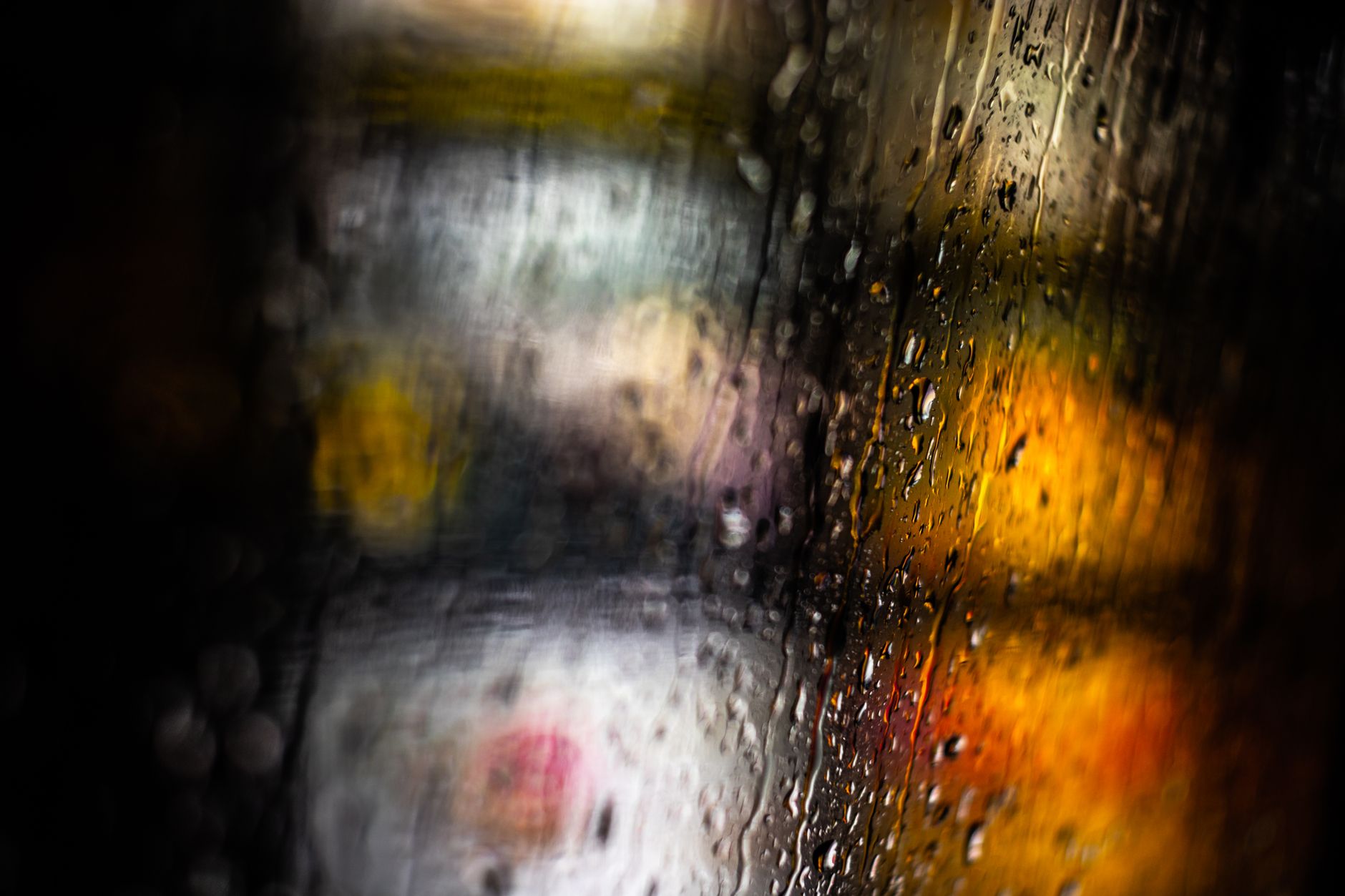rainy window city street (Photo: Nothing Ahead / Pexels)