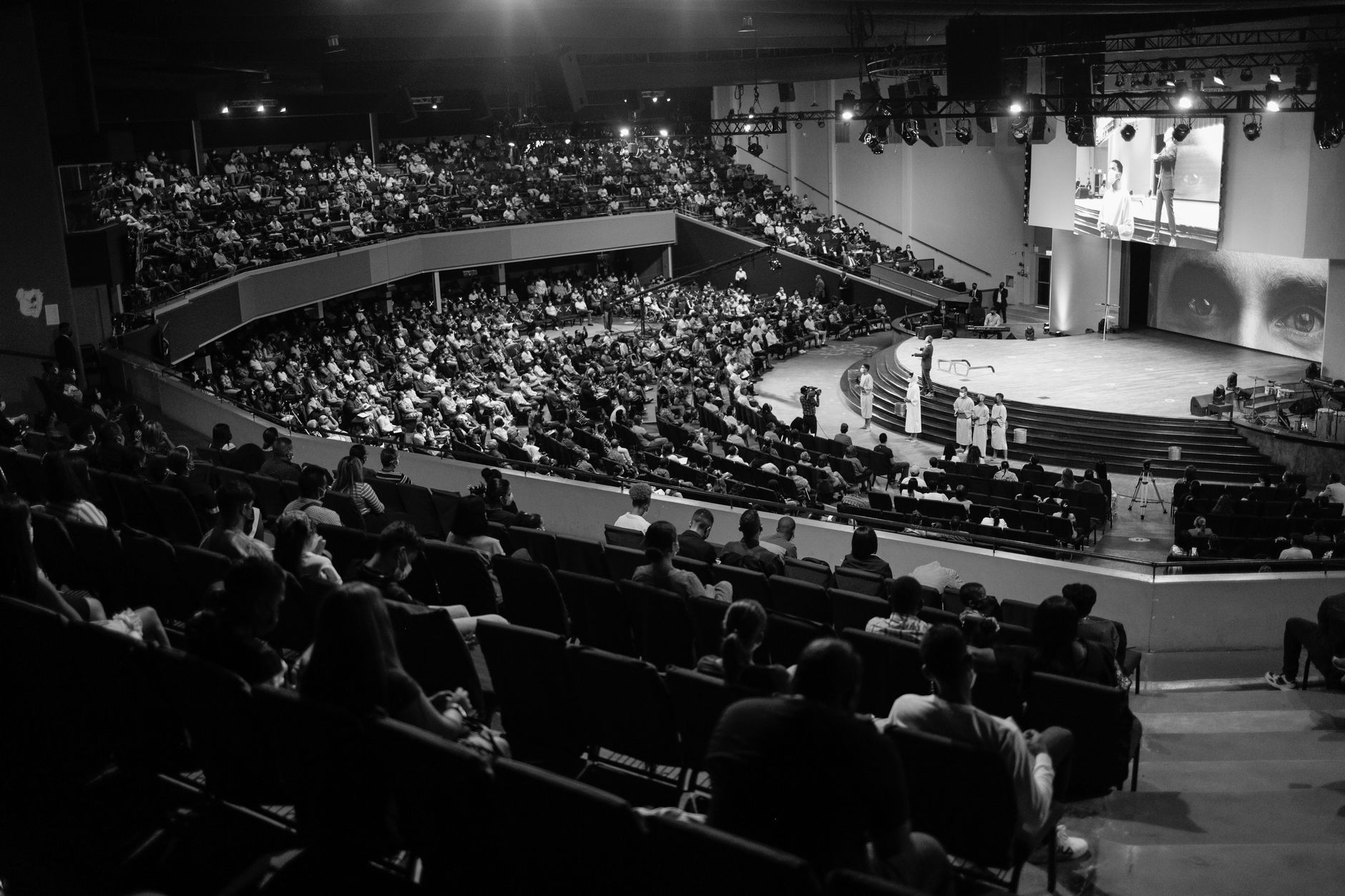 stage monitor speaker floor (Photo: Luis Quintero / Pexels)