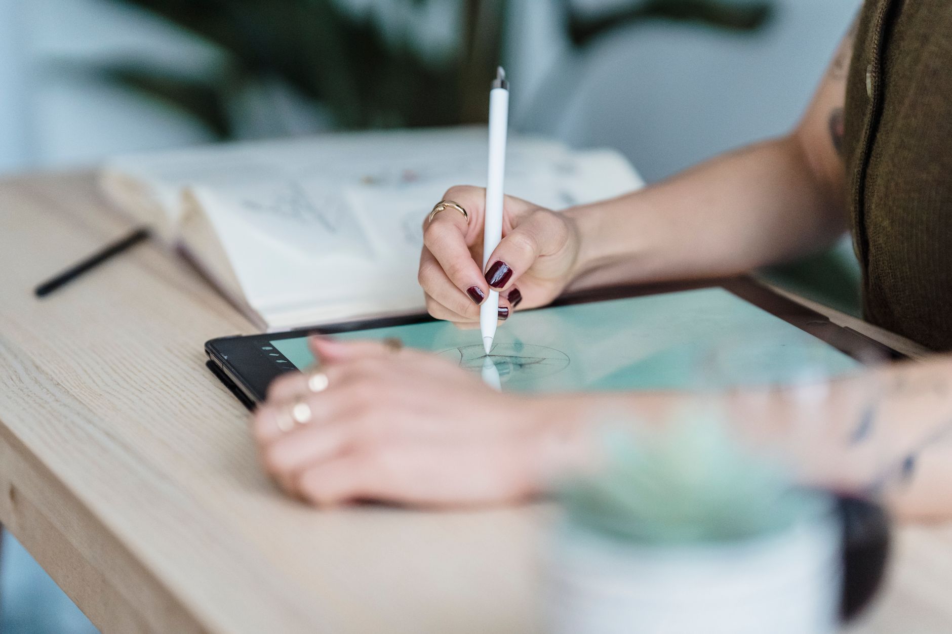graphic design tablet stylus (Photo: Michael Burrows / Pexels)