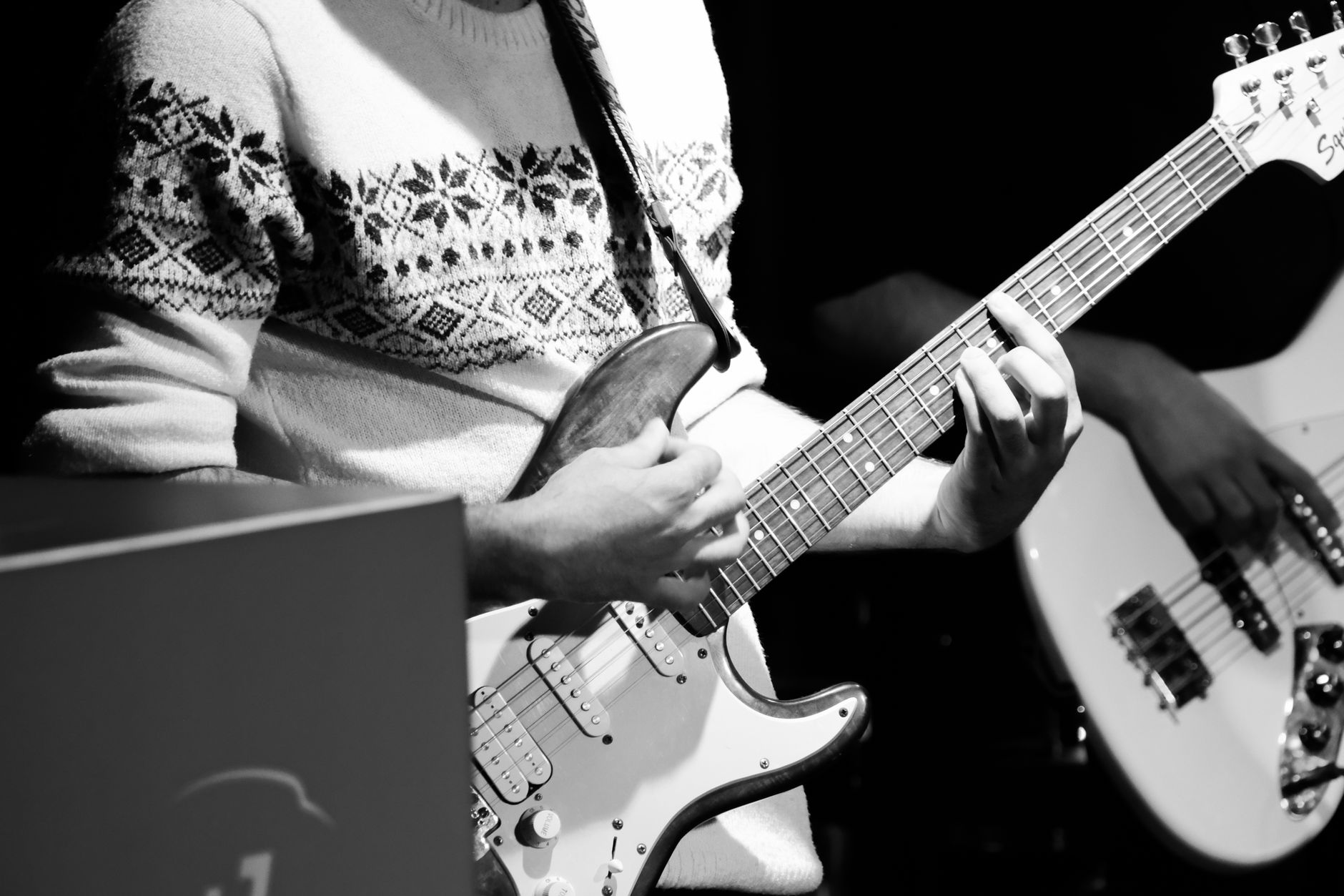 guitarist performing camera (Photo: Emre Gokceoglu / Pexels)