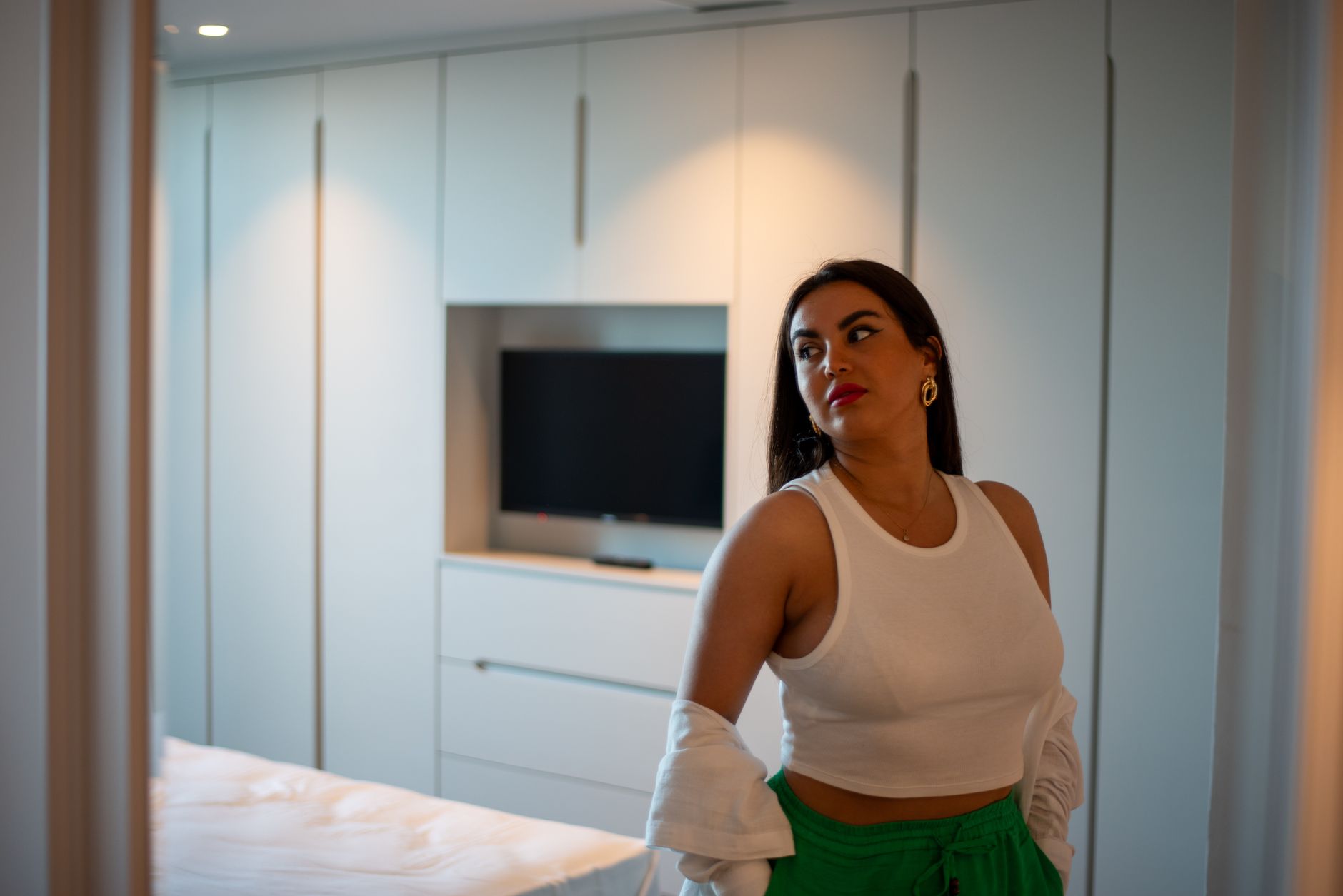 white wall room portrait (Photo: Arda Kaykısız / Pexels)
