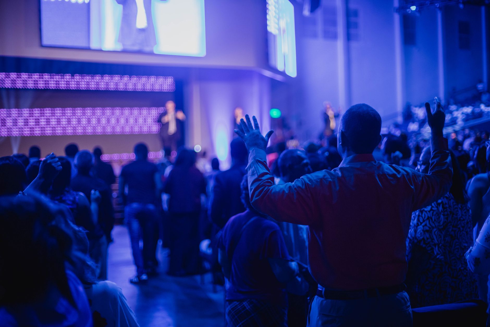 audience watching concert (Photo: Luis Quintero / Pexels)