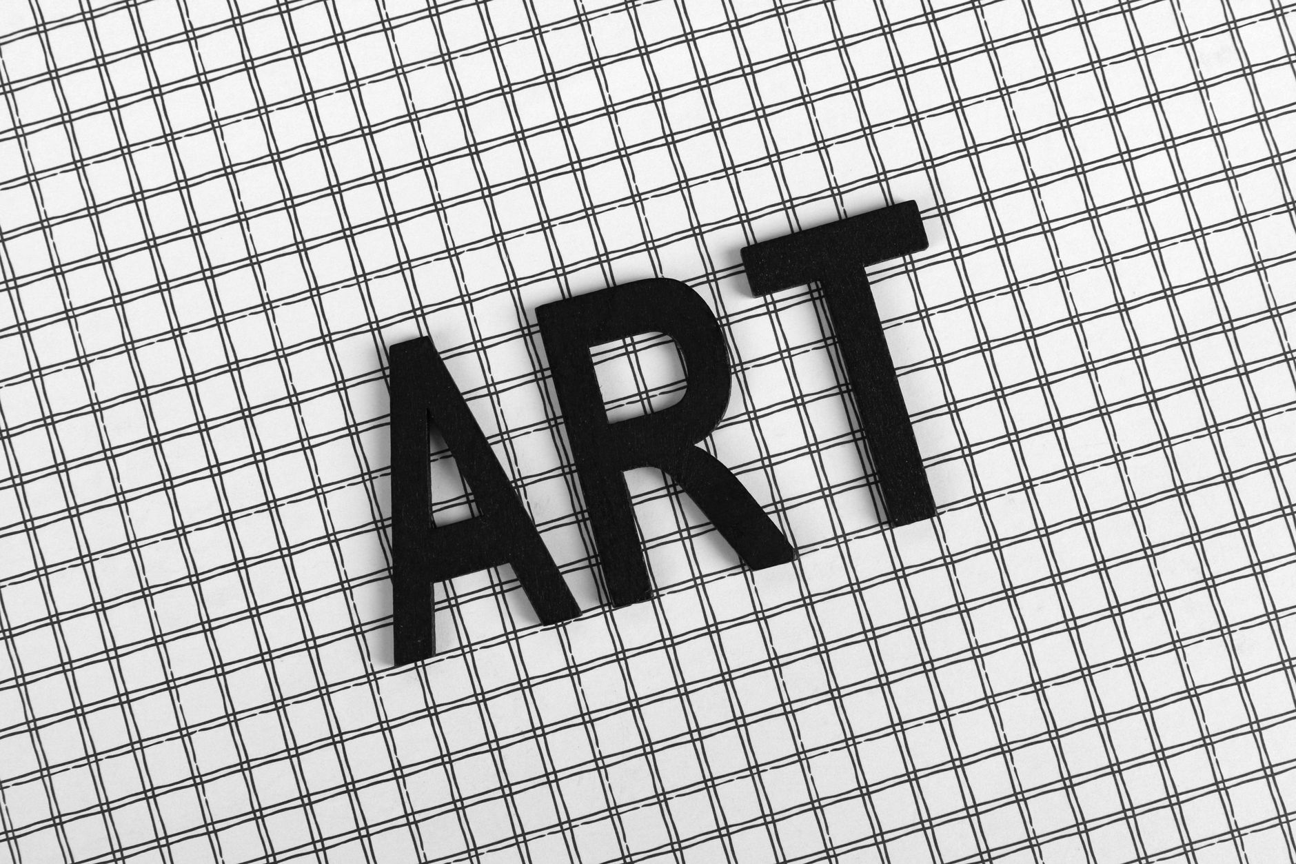 typography letters design (Photo: Ann H / Pexels)