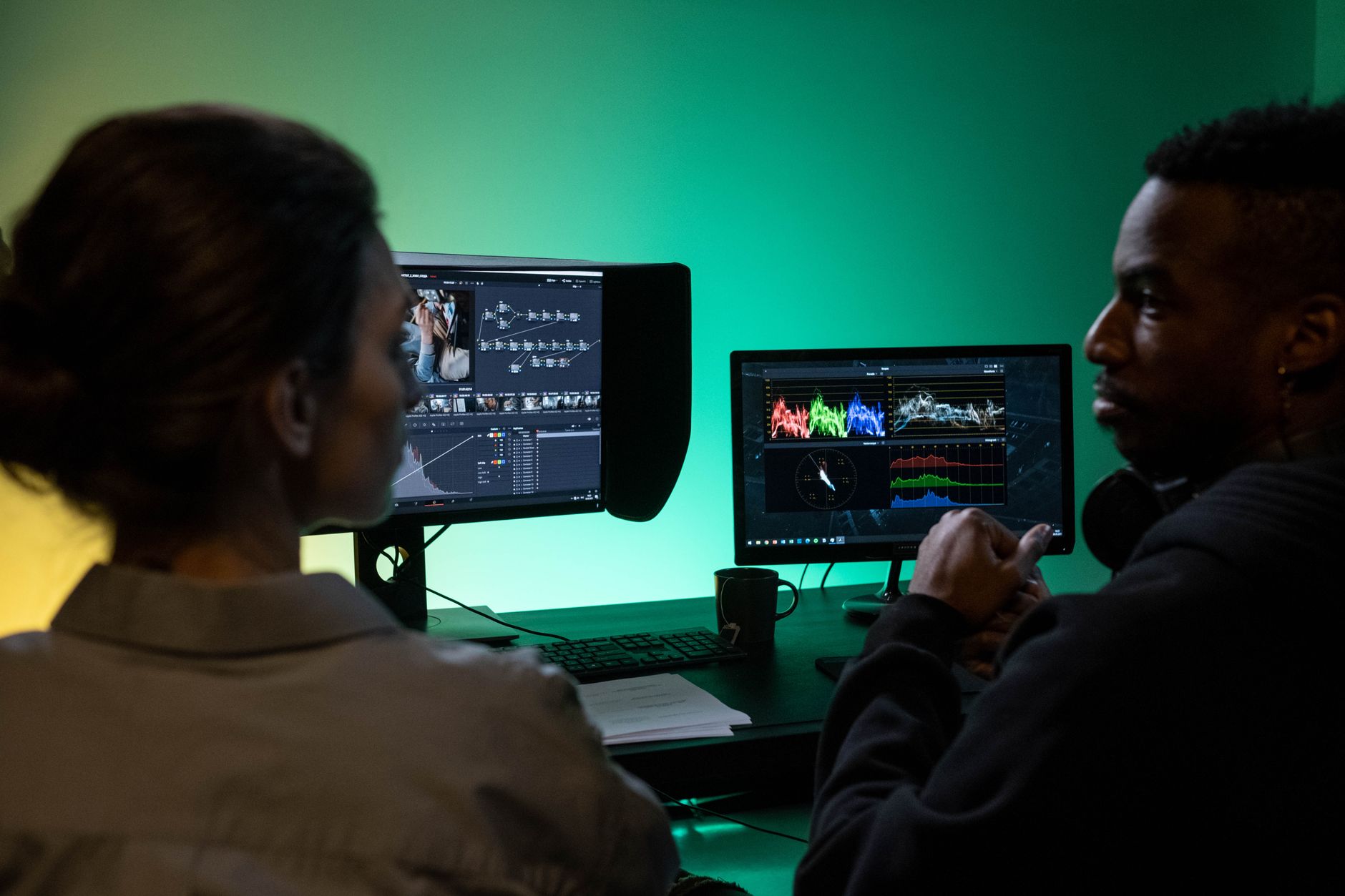 colorful studio monitor lights (Photo: Ron Lach / Pexels)