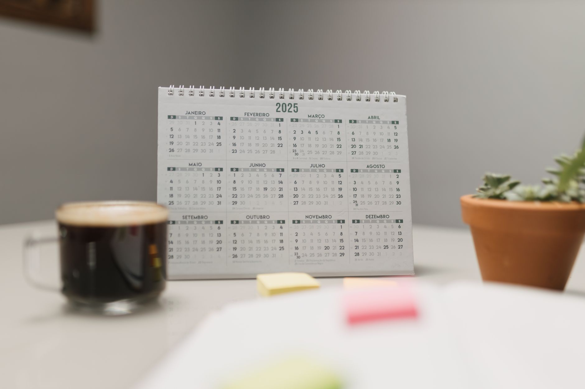 calendar planning desk (Photo: Matheus Bertelli / Pexels)