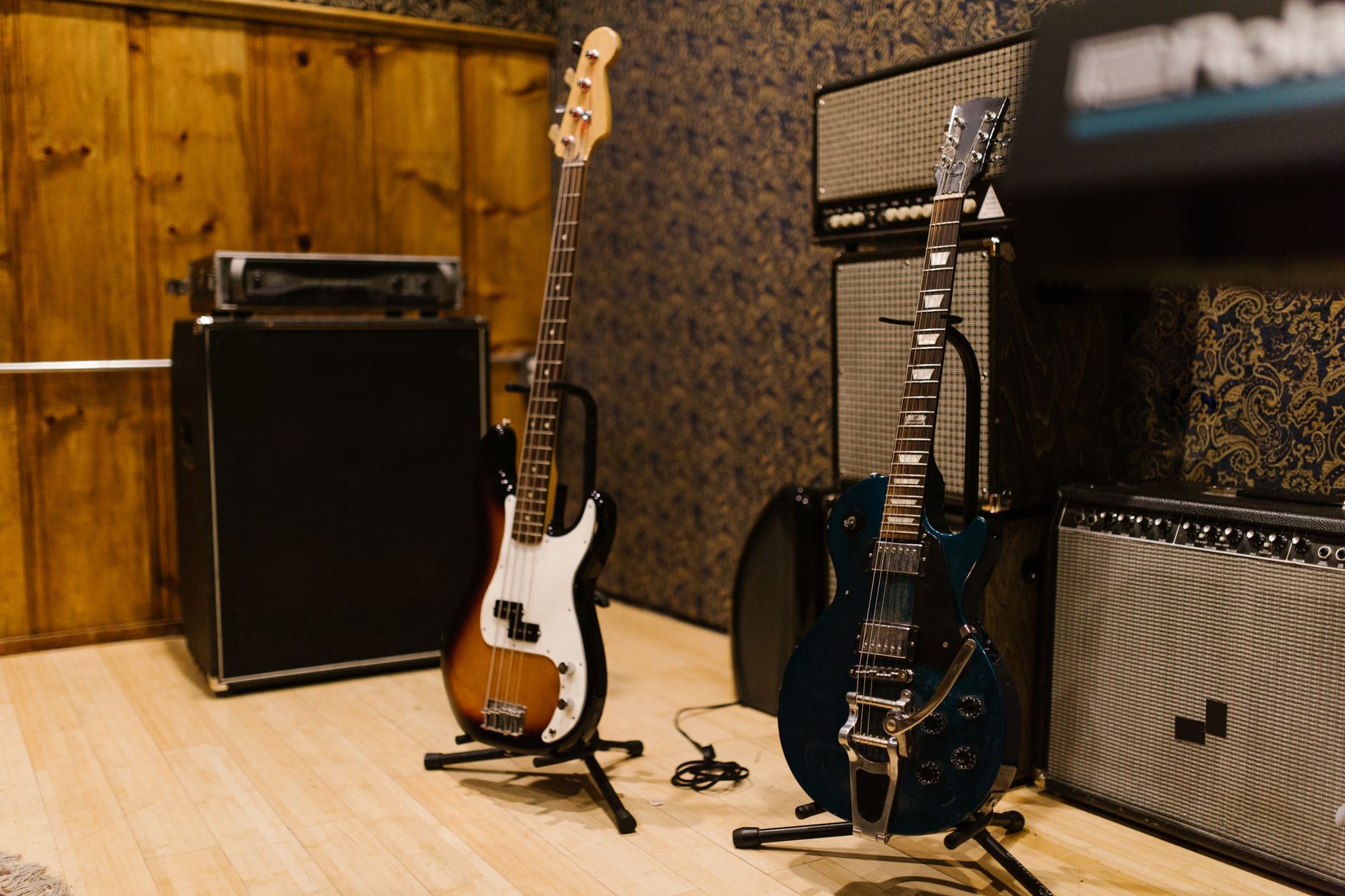 rehearsal studio room (Photo: RDNE Stock project / Pexels)