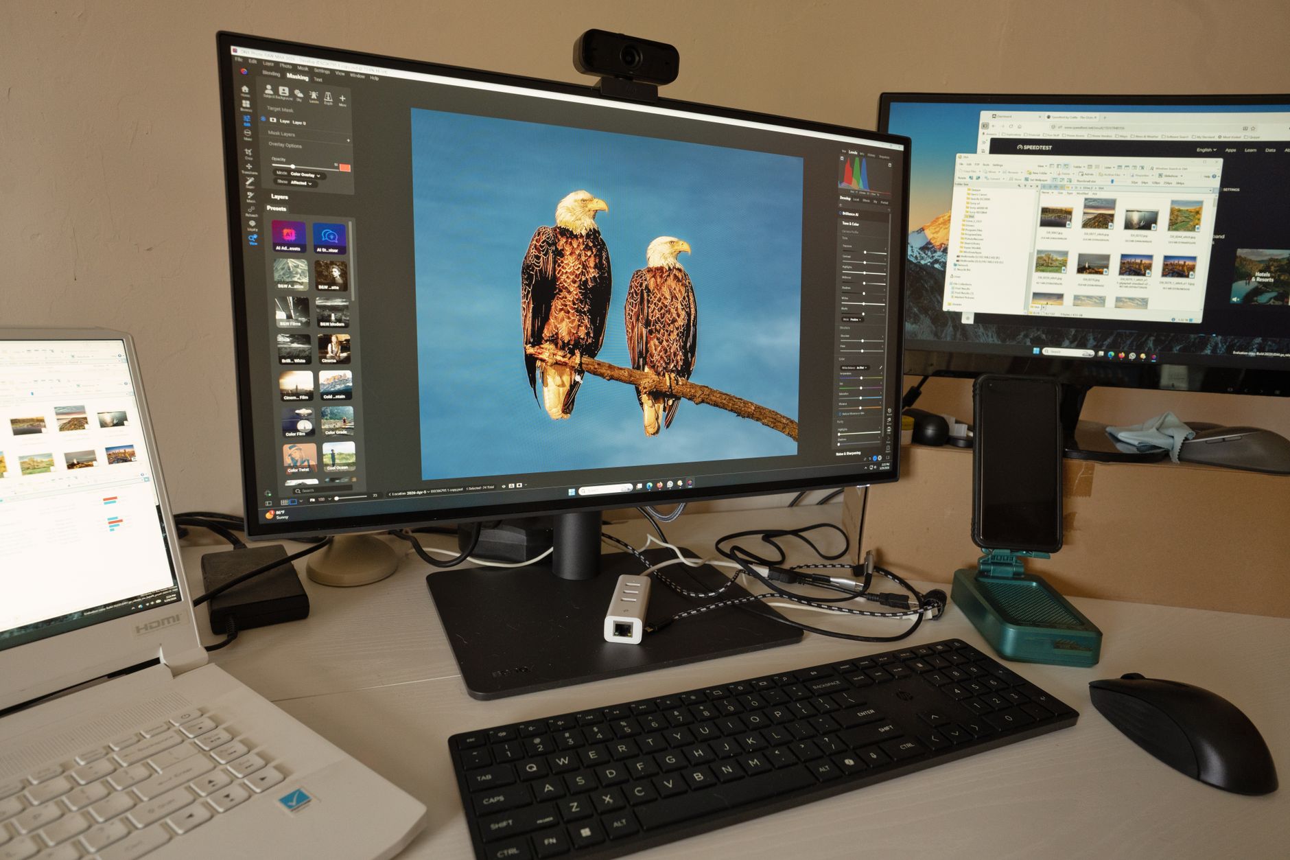 home studio desk setup (Photo: Tom Fisk / Pexels)