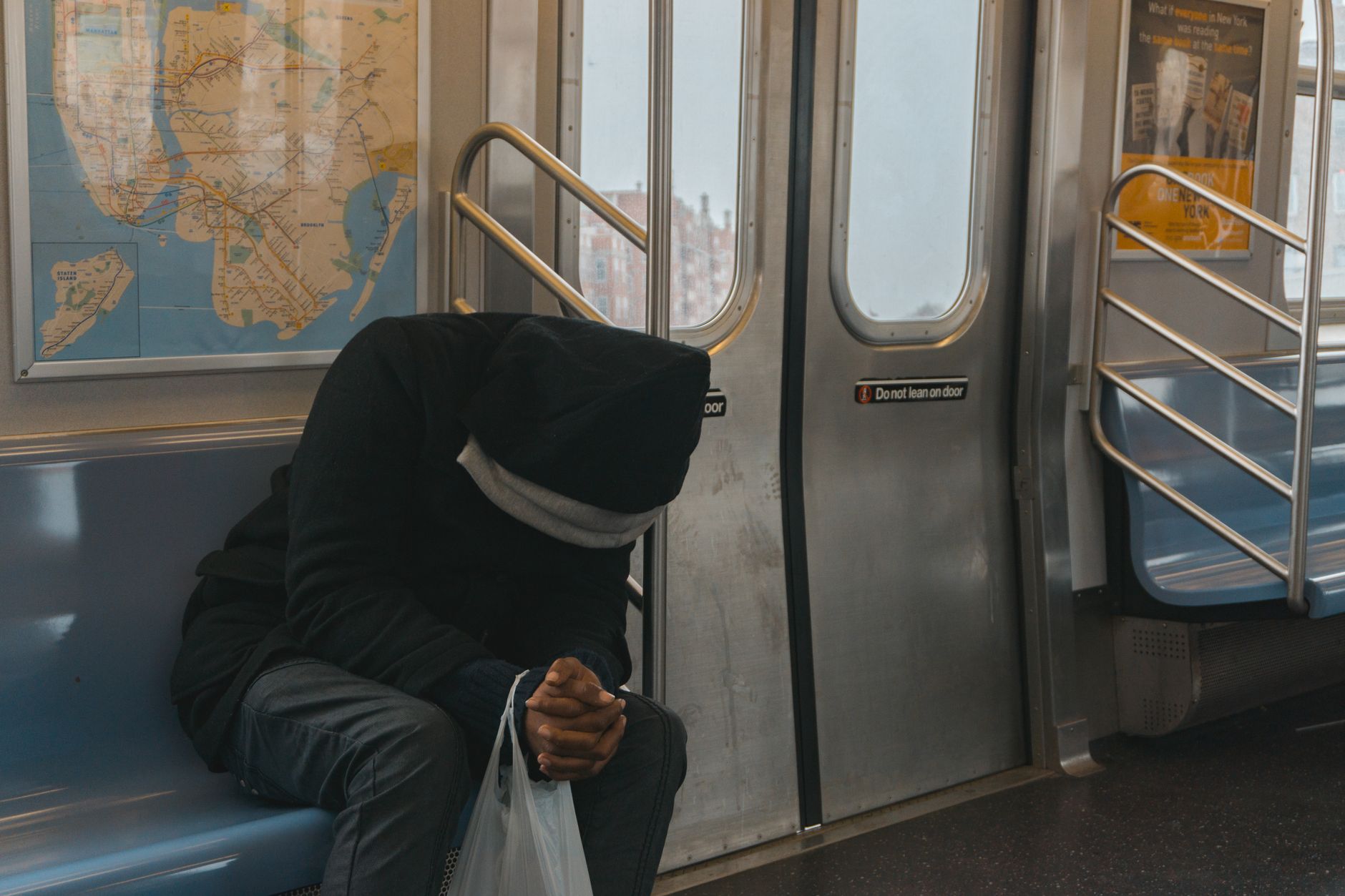 tired person evening commute (Photo: Steven  Arenas / Pexels)