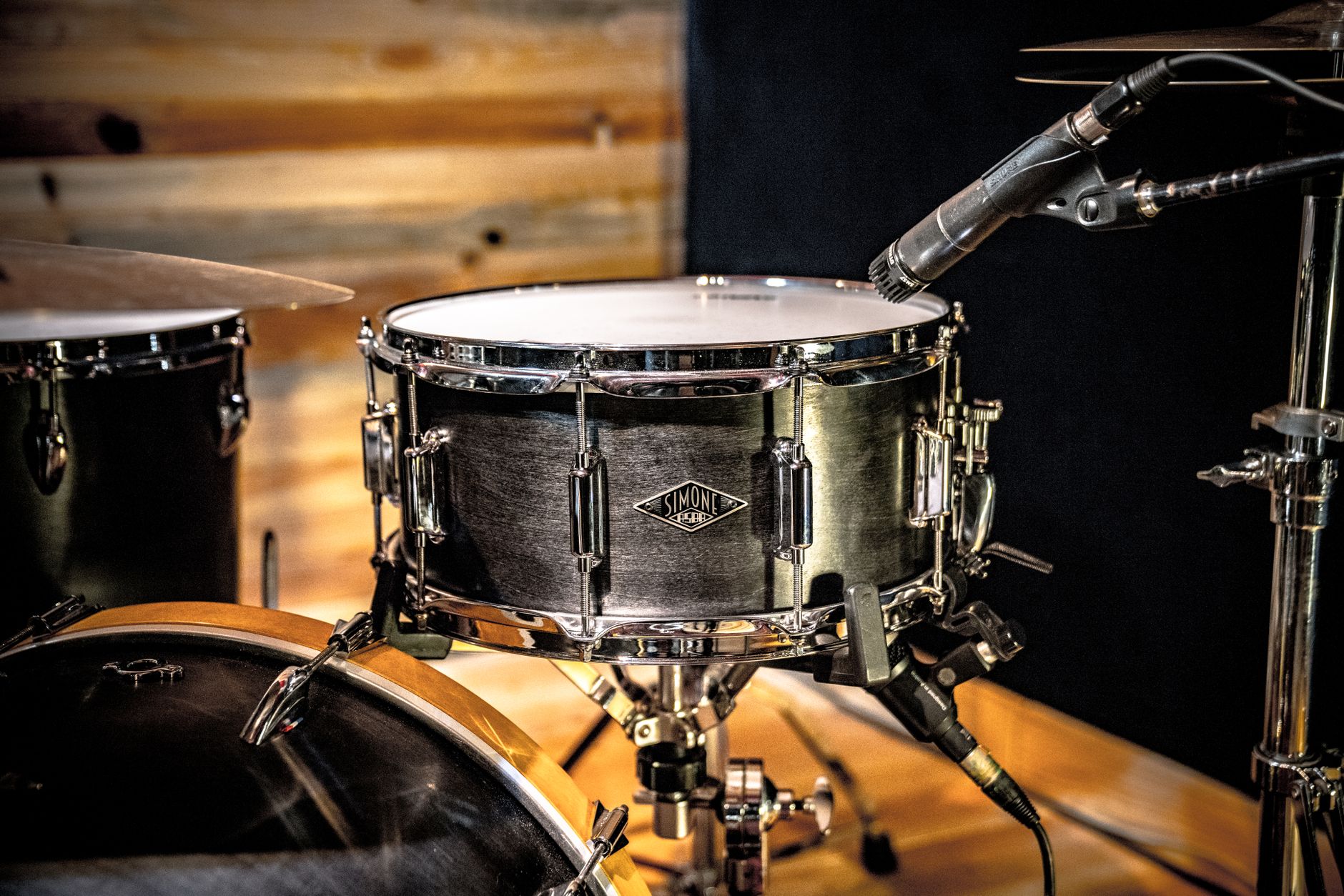 drum kit studio room (Photo: ASBA DRUMS / Pexels)