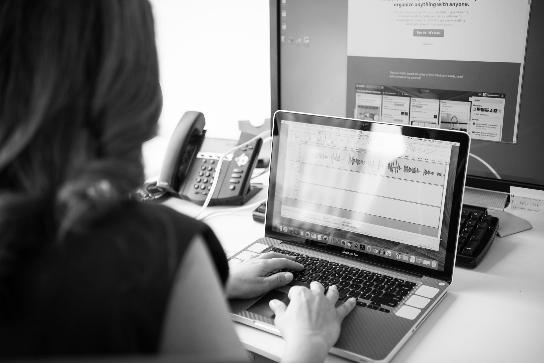 audio files computer screen (Photo: Christina Morillo / Pexels)