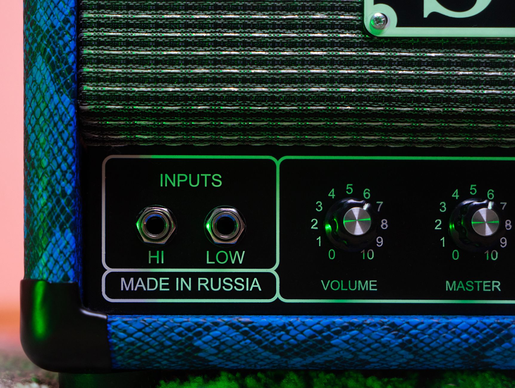 vacuum tube amplifier glow (Photo: Alena Sharkova / Pexels)