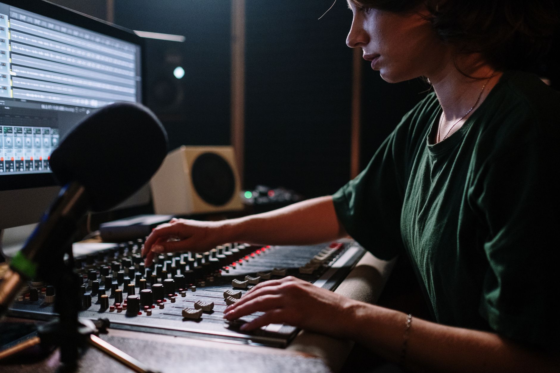computer screen music editing (Photo: cottonbro studio / Pexels)