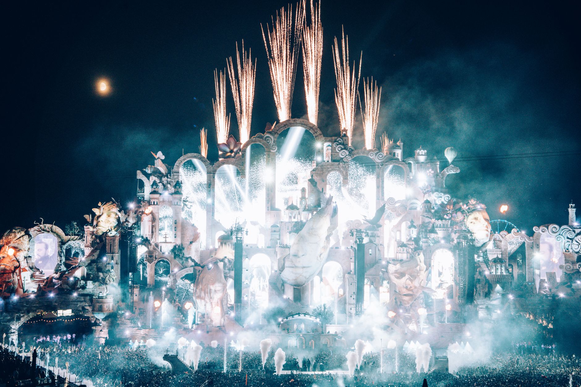 concert flyer special event (Photo: Toon Van Dyck / Pexels)