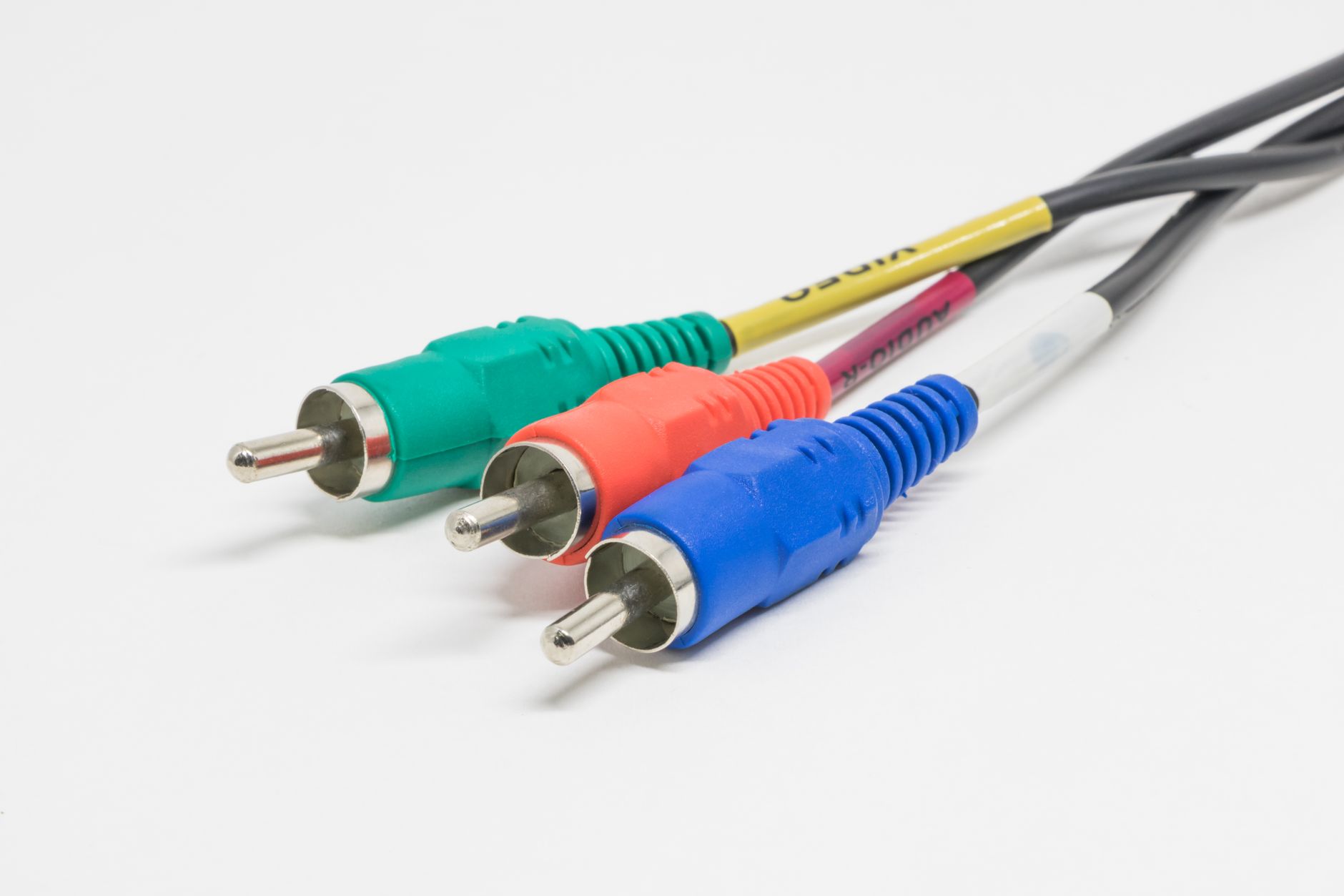 audio cables jack connectors (Photo: Srattha Nualsate / Pexels)