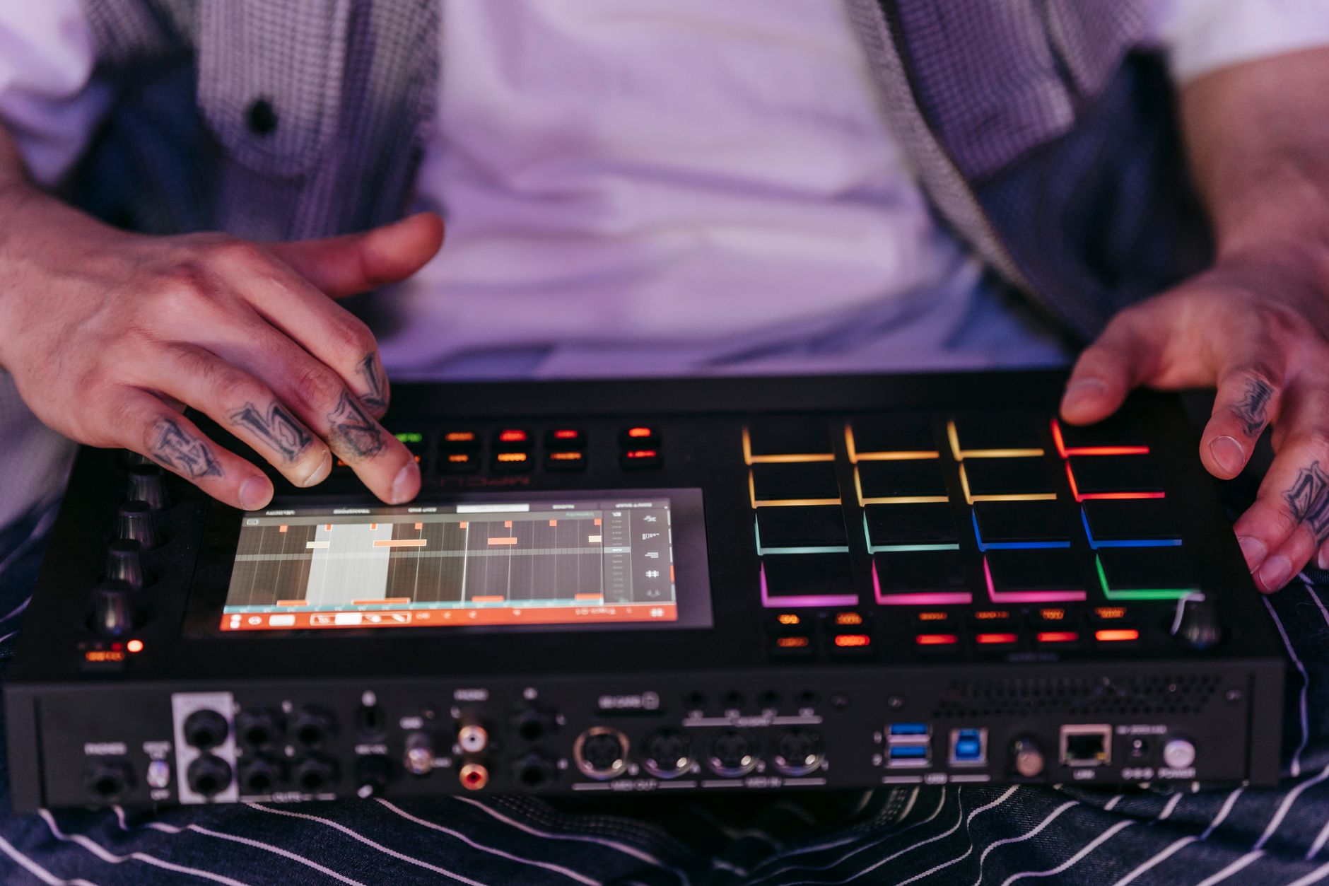 music production software interface (Photo: Anna Pou / Pexels)