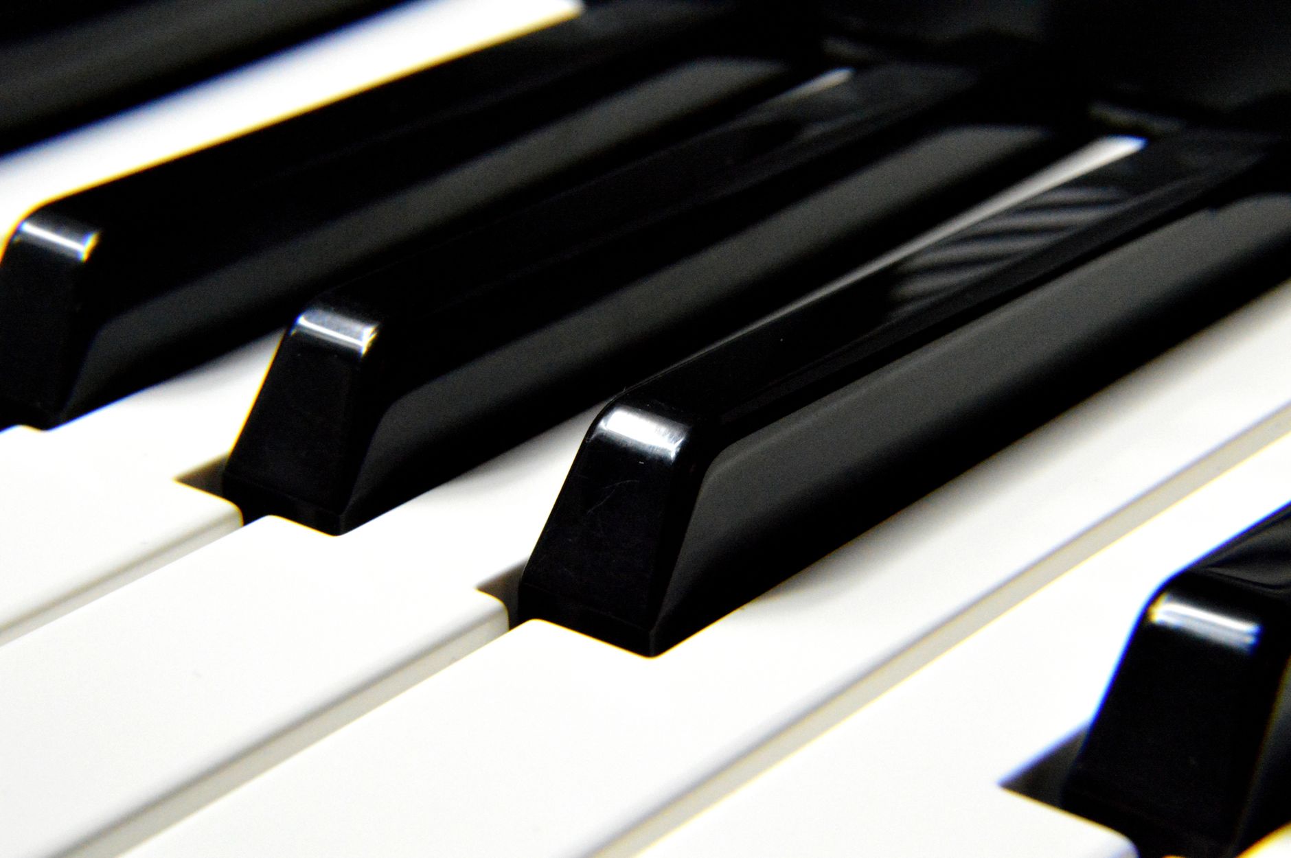 piano keyboard clean detail (Photo: Pixabay / Pexels)