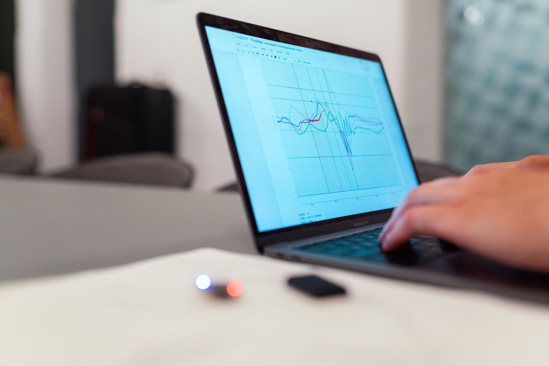 laptop sound waveform screen (Photo: ThisIsEngineering / Pexels)