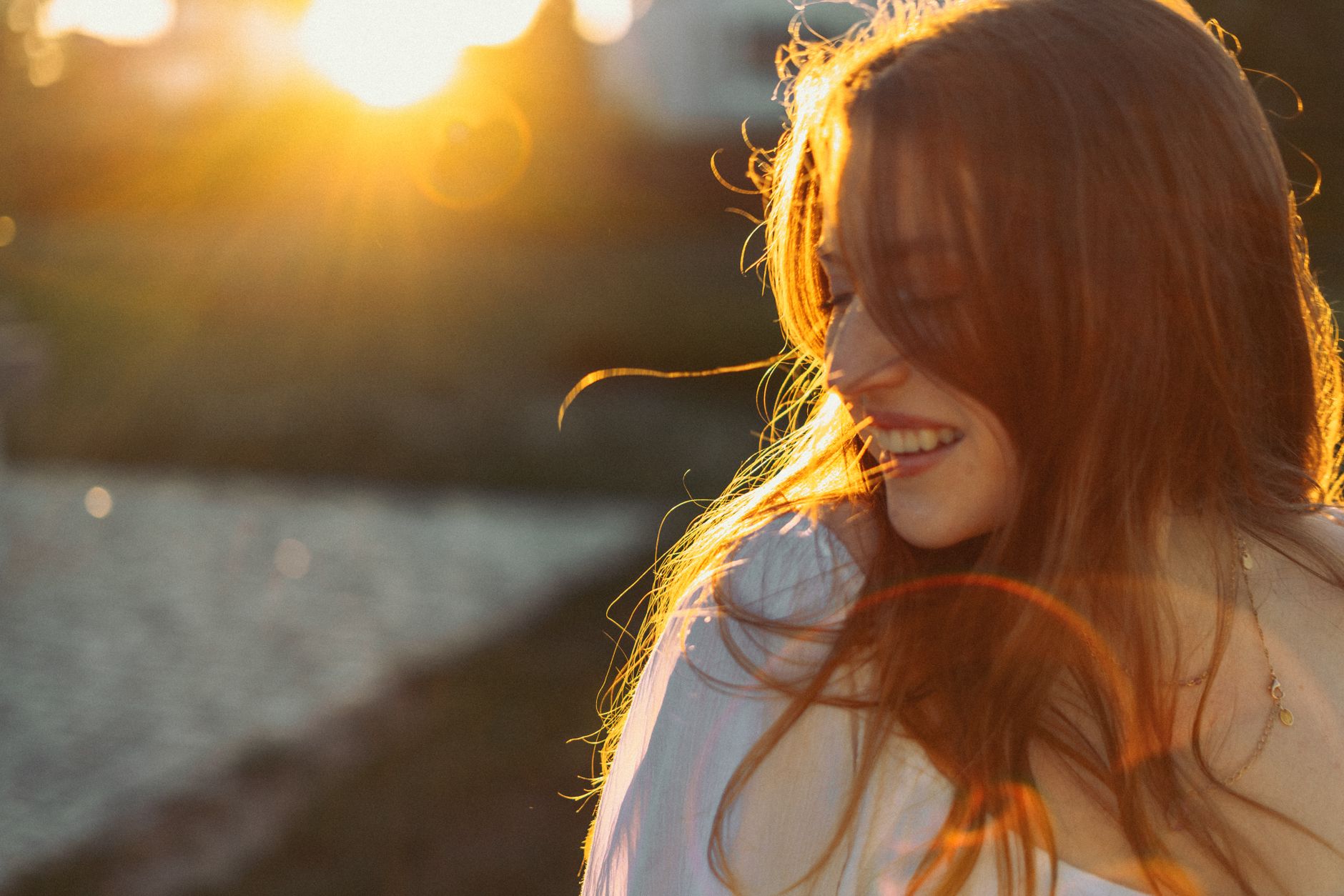 golden hour backlight portrait (Photo: Tony Frost / Pexels)